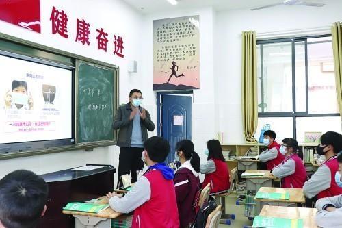 口罩最新設(shè)備，引領(lǐng)生產(chǎn)革新與品質(zhì)提升的關(guān)鍵要素