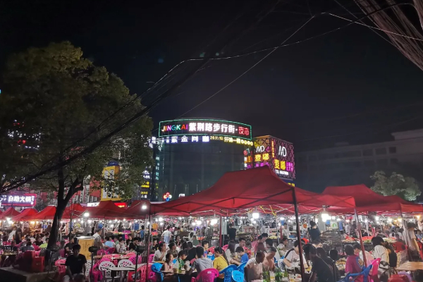 南昌最新的夜市，繁華夜市的魅力與活力四溢的煙火氣